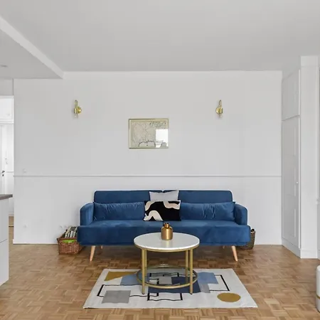High-end One-bedroom With Rooftop Views 13 Apartment