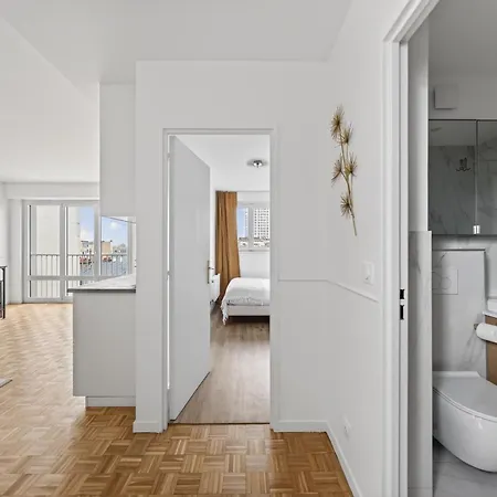 High-end One-bedroom With Rooftop Views 13 * Paris