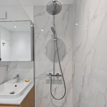 High-end One-bedroom With Rooftop Views 13