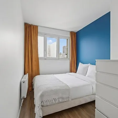 High-end One-bedroom With Rooftop Views 13 * Paris