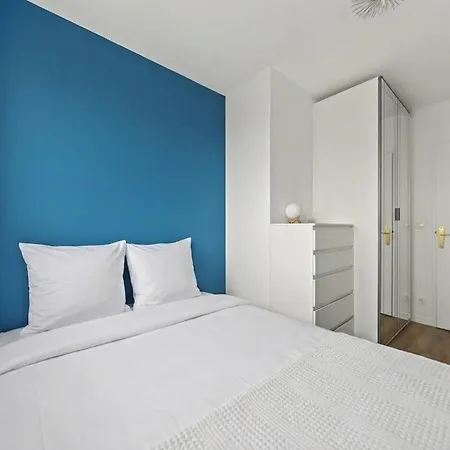 High-end One-bedroom With Rooftop Views 13 * Paris