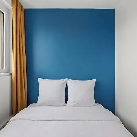 High-end One-bedroom With Rooftop Views 13 Paris